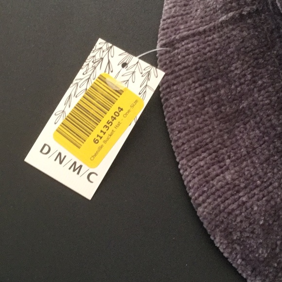 Women’s hat - Picture 3 of 3